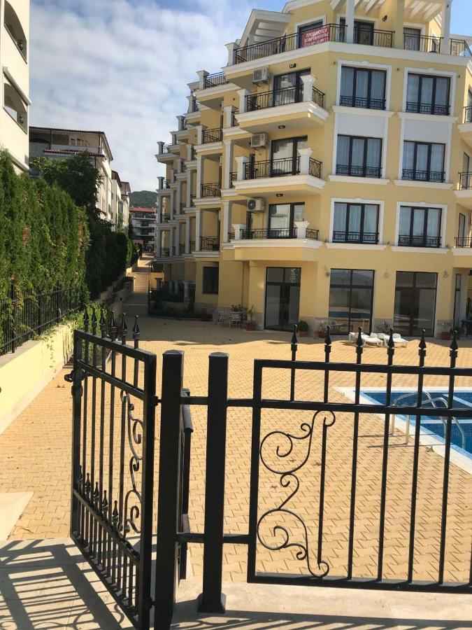 Horizon Katrina Apartments - Sea Line & Beach Access Sveti Vlas Dış mekan fotoğraf