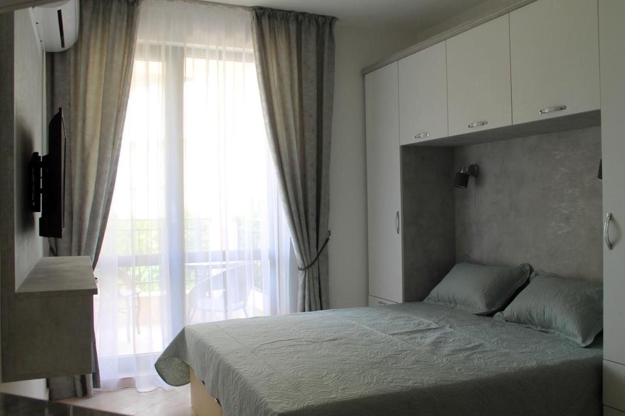 Horizon Katrina Apartments - Sea Line & Beach Access Sveti Vlas Dış mekan fotoğraf