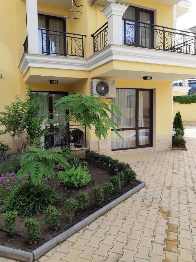 Horizon Katrina Apartments - Sea Line & Beach Access Sveti Vlas Dış mekan fotoğraf